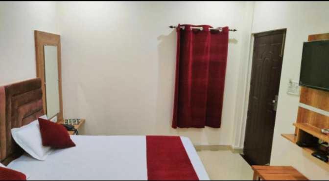 Oyo 81347 Amantran Hotel And Restaurant Kanpur Dış mekan fotoğraf