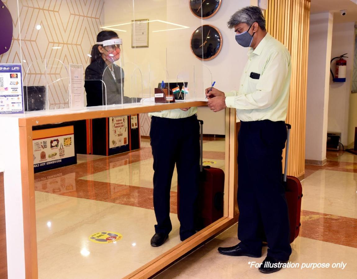 Oyo 81347 Amantran Hotel And Restaurant Kanpur Dış mekan fotoğraf